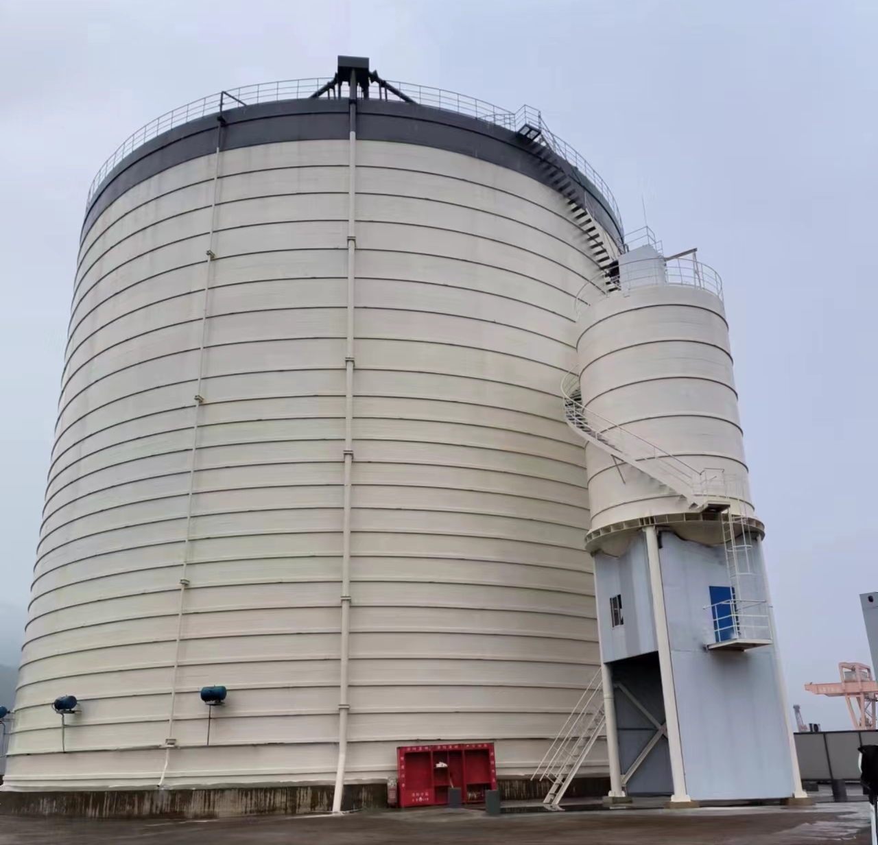 东洲10万吨水泥钢板库